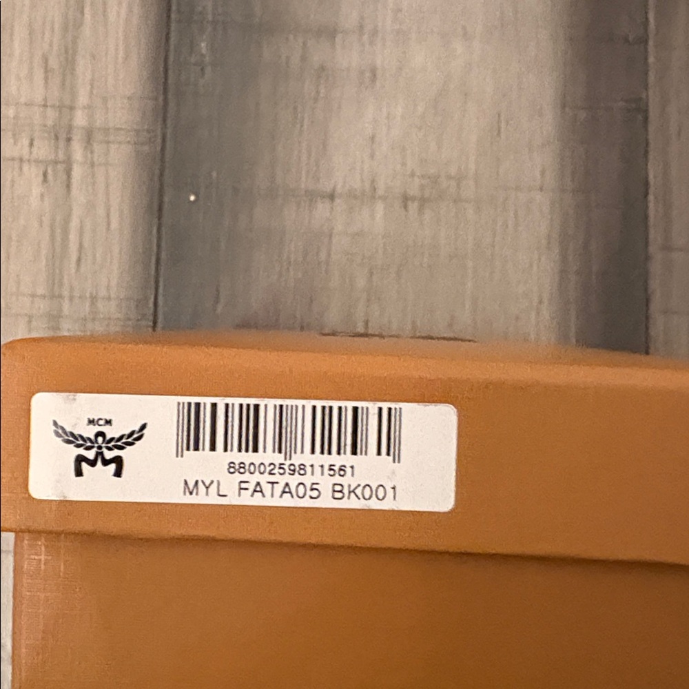 MCM - Never Carried Large Black Wallet - Picture 8 of 9